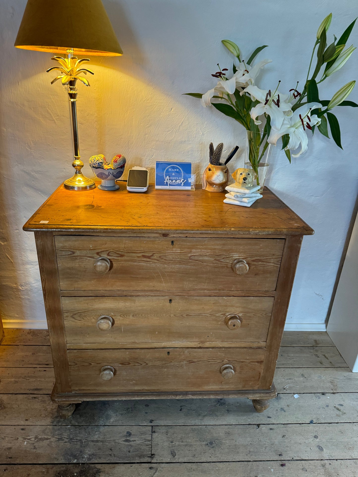 Pine chest of drawers