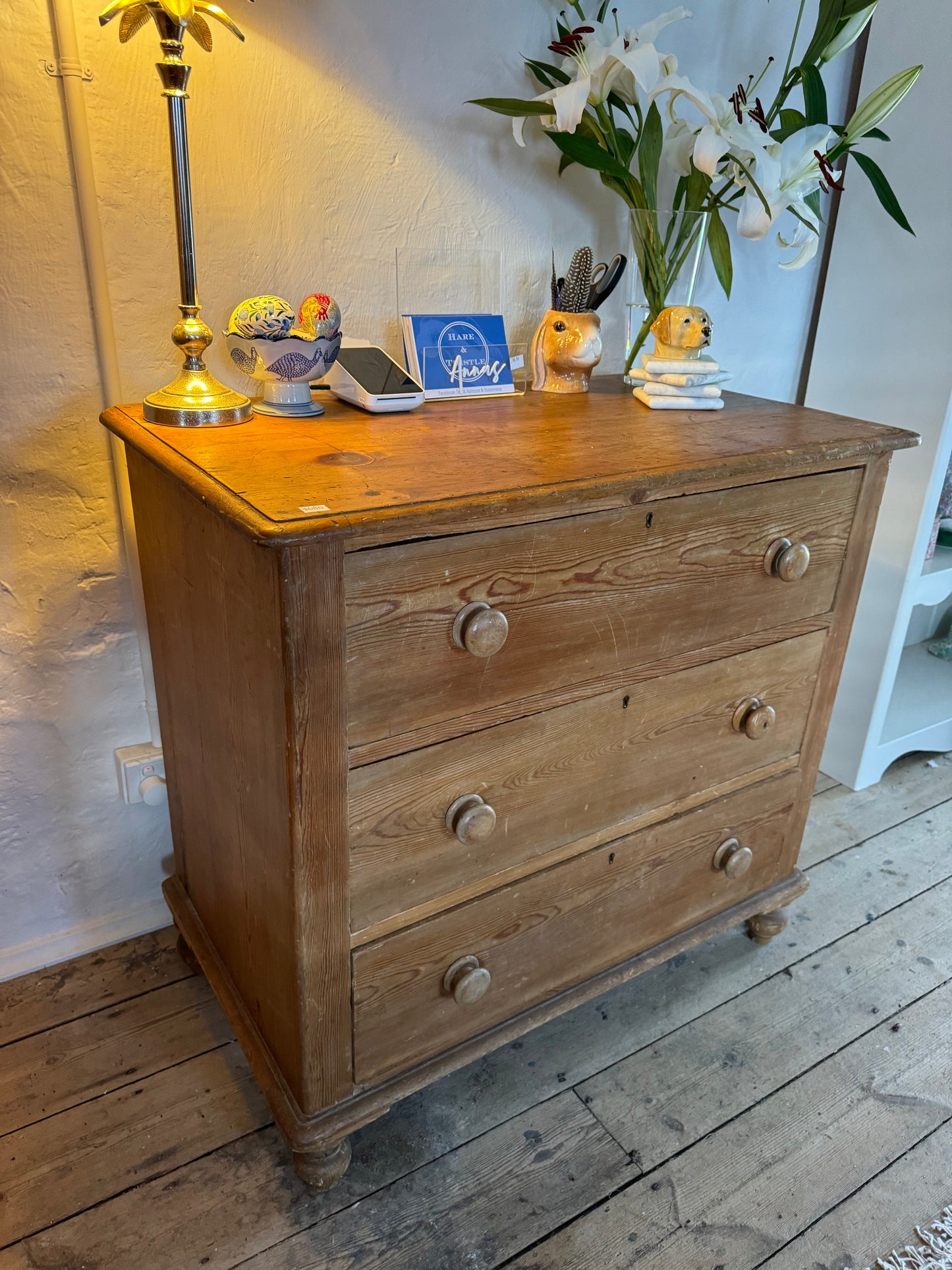 Pine chest of drawers