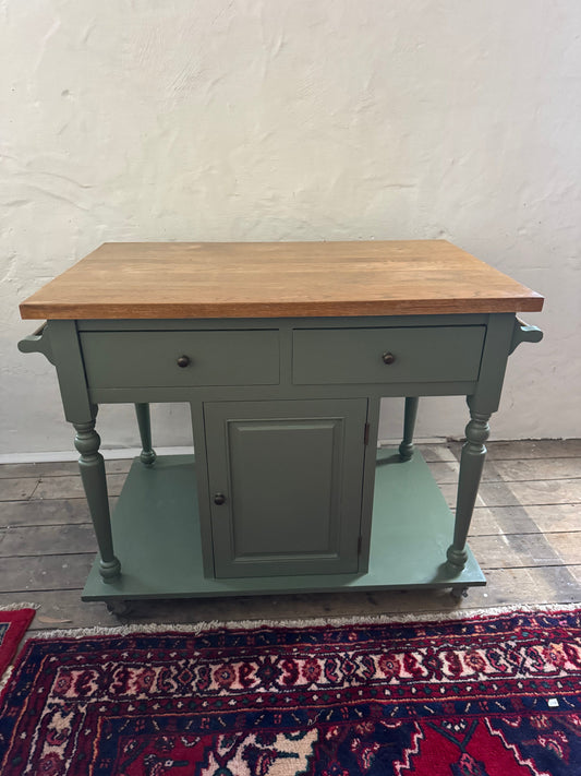 Kitchen Island bench on castors