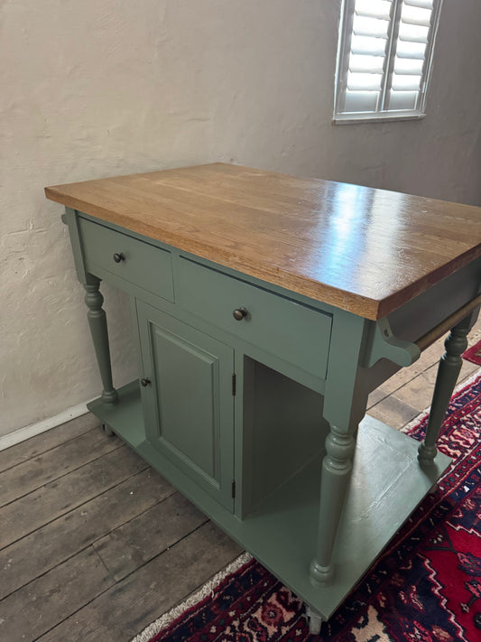 Kitchen Island bench on castors