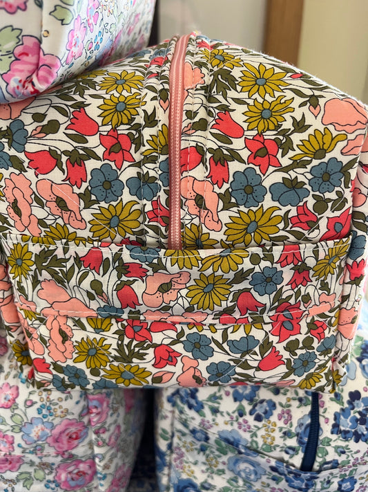 Large Liberty Wash Bag Poppy & Daisy apricot