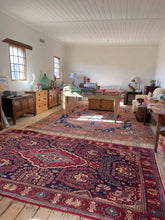 Load image into Gallery viewer, Large Pretty Persian rug
