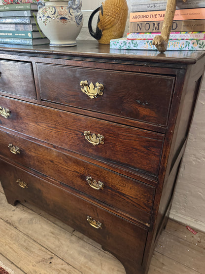 Georgian chest of drawers