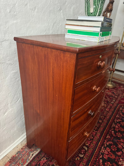 Georgian Mahogany Bow Front Chest of drawers