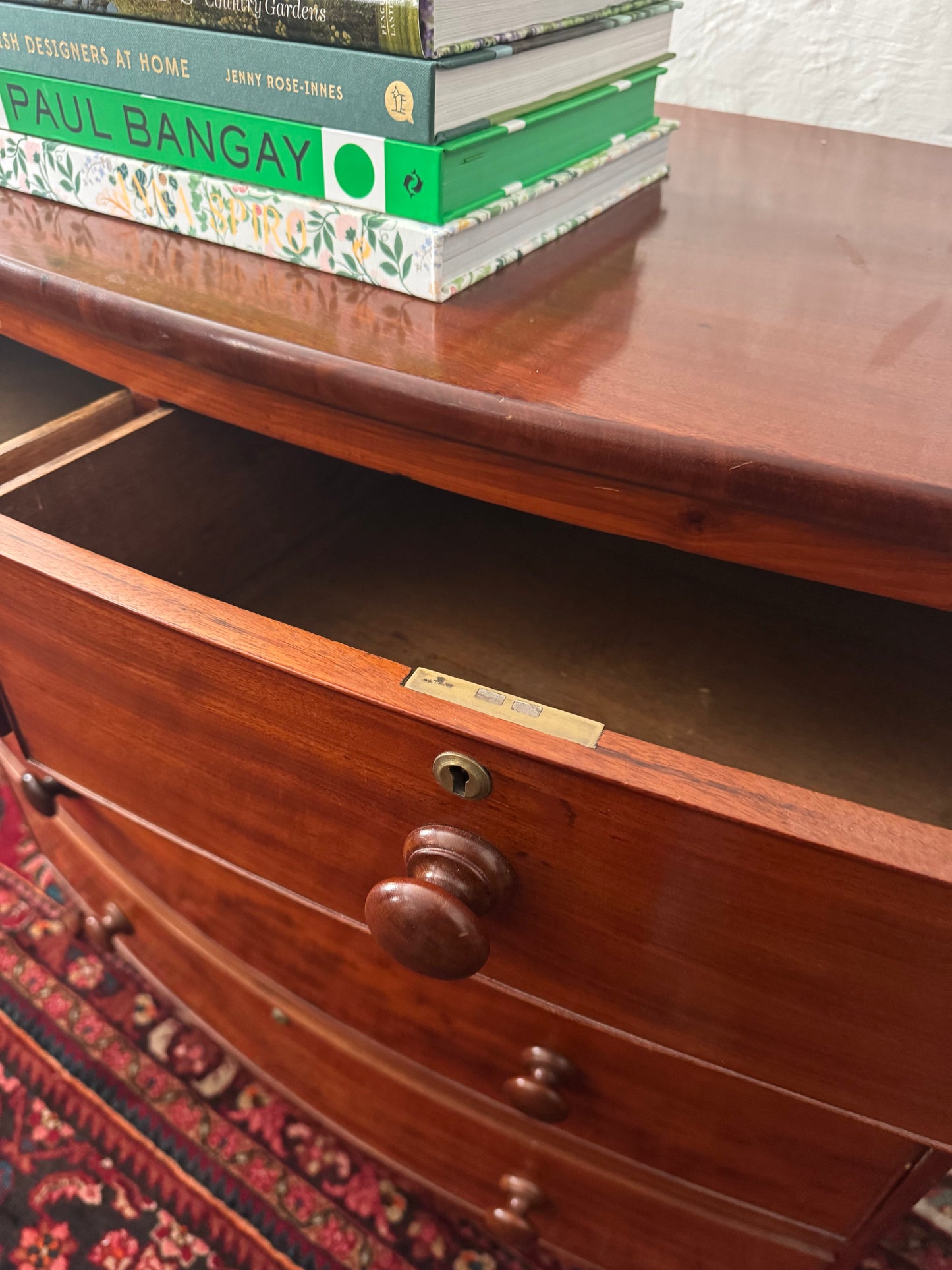 Georgian Mahogany Bow Front Chest of drawers