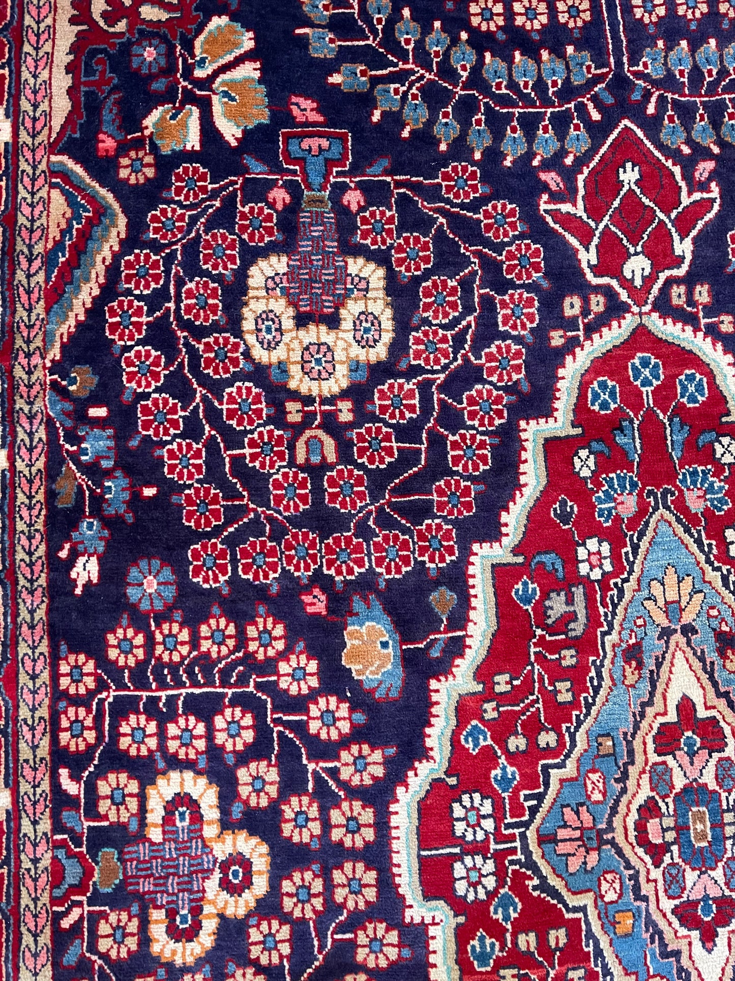Large Pretty Persian rug