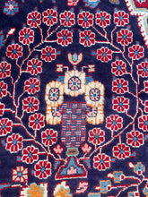 Load image into Gallery viewer, Large Pretty Persian rug
