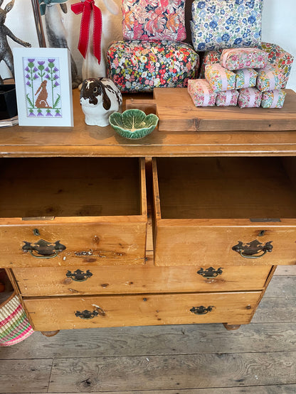 Antique pine chest of drawers imported from UK