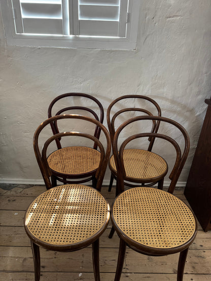 Set of 6 Bentwood chairs
