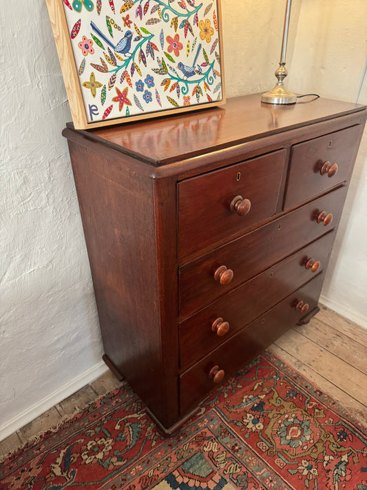Cedar chest of 5 drawers