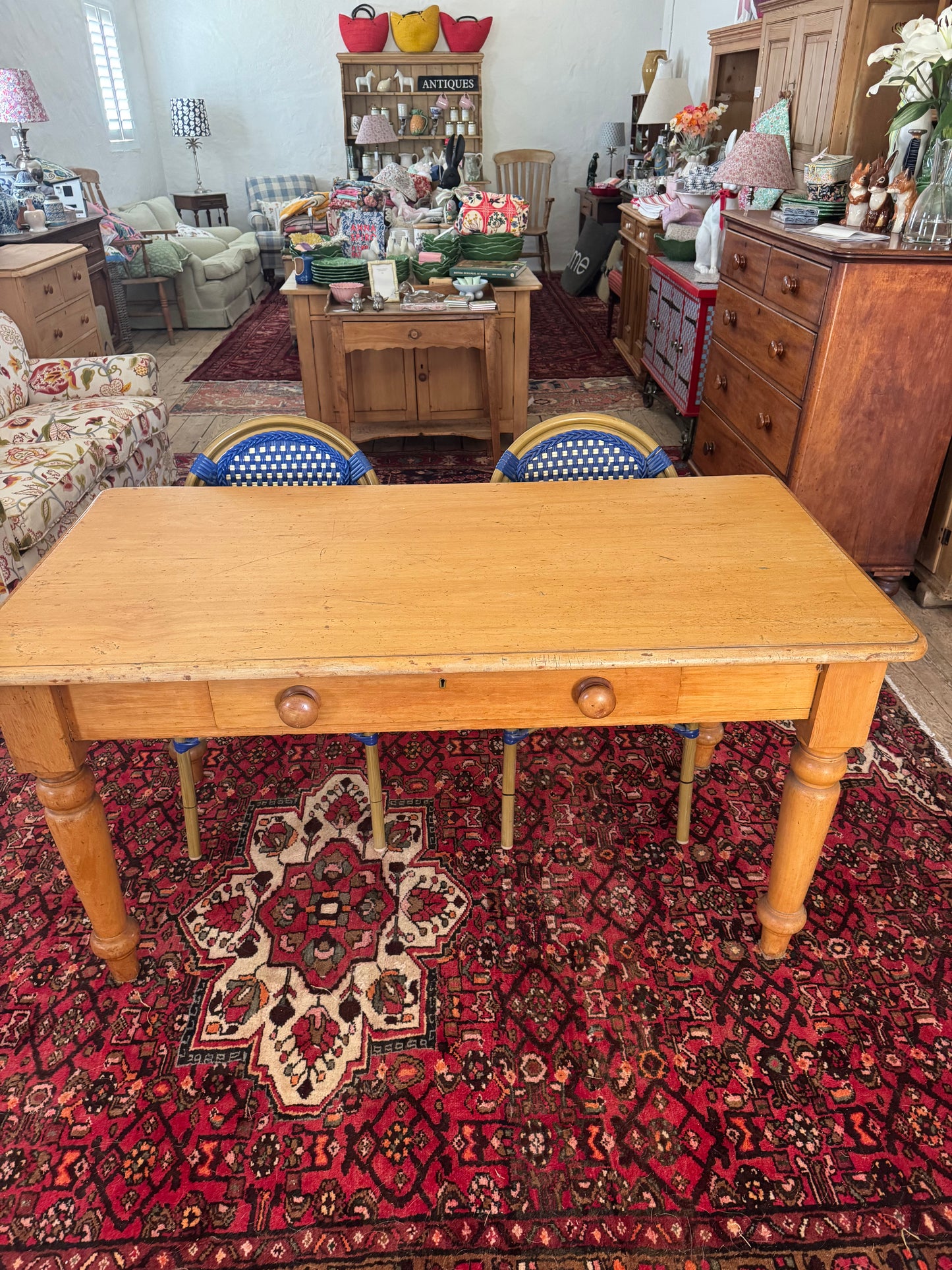 Antique pine table 6 seater