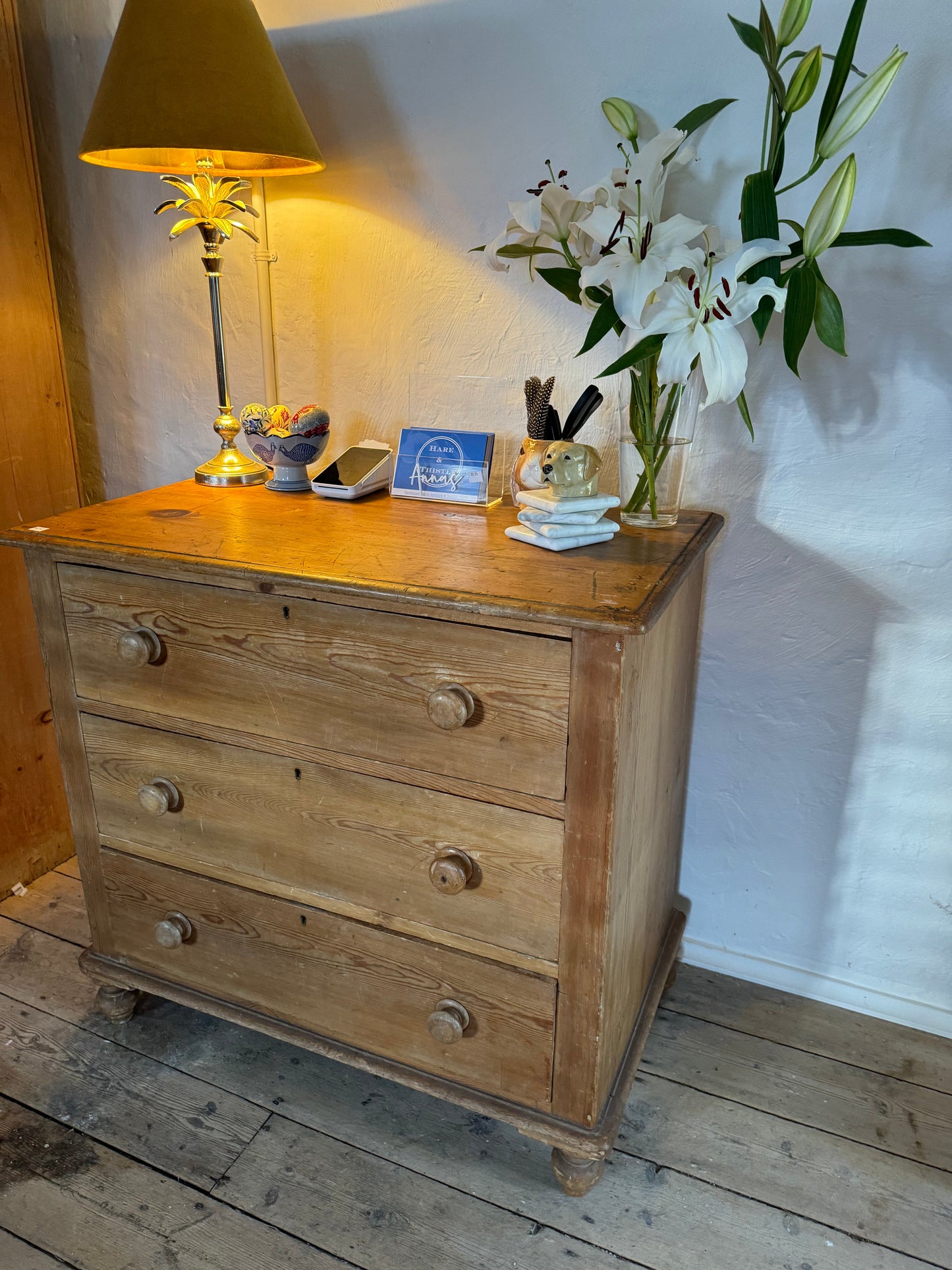 Pine chest of drawers