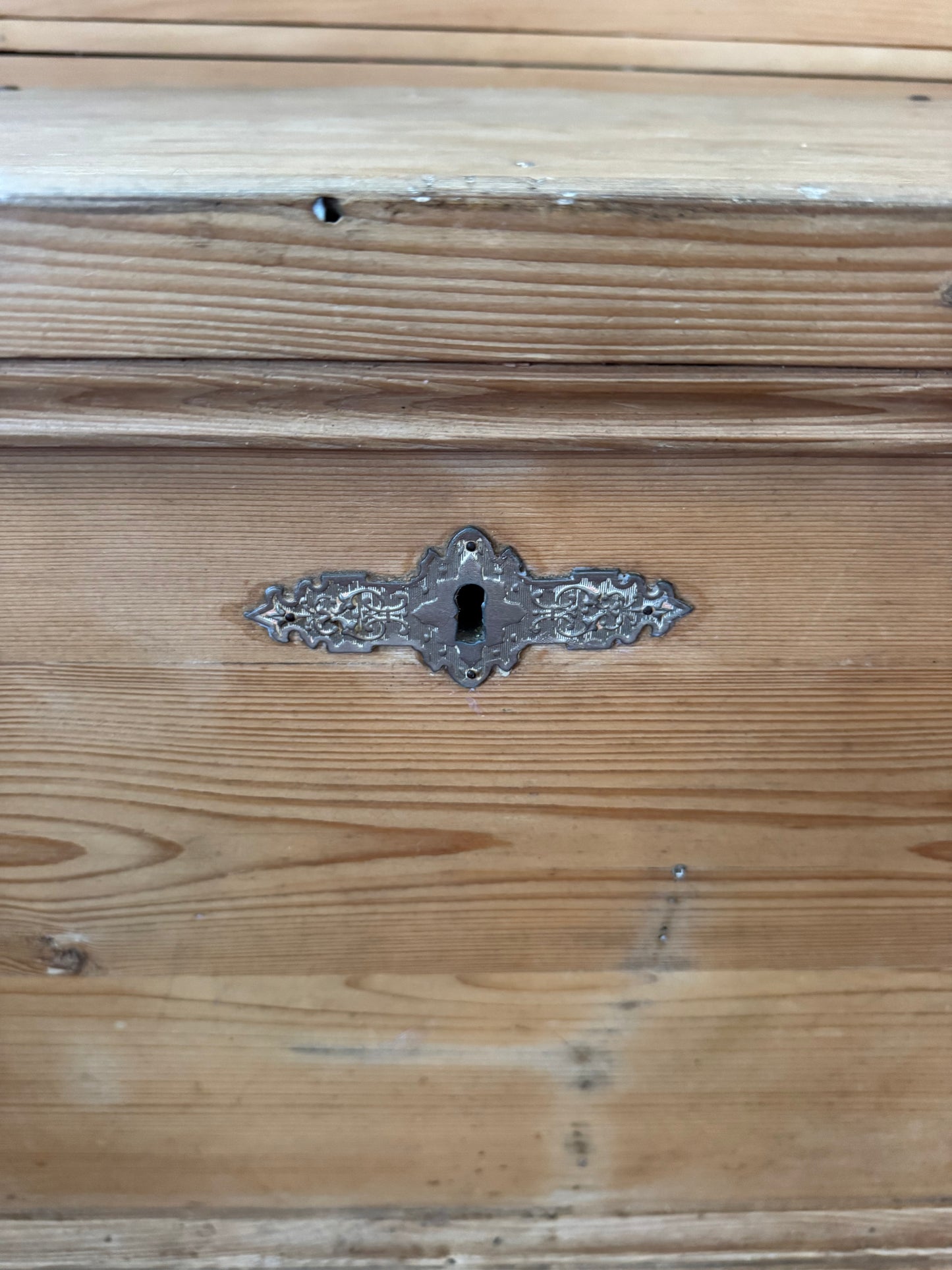 French oak chest 🇫🇷