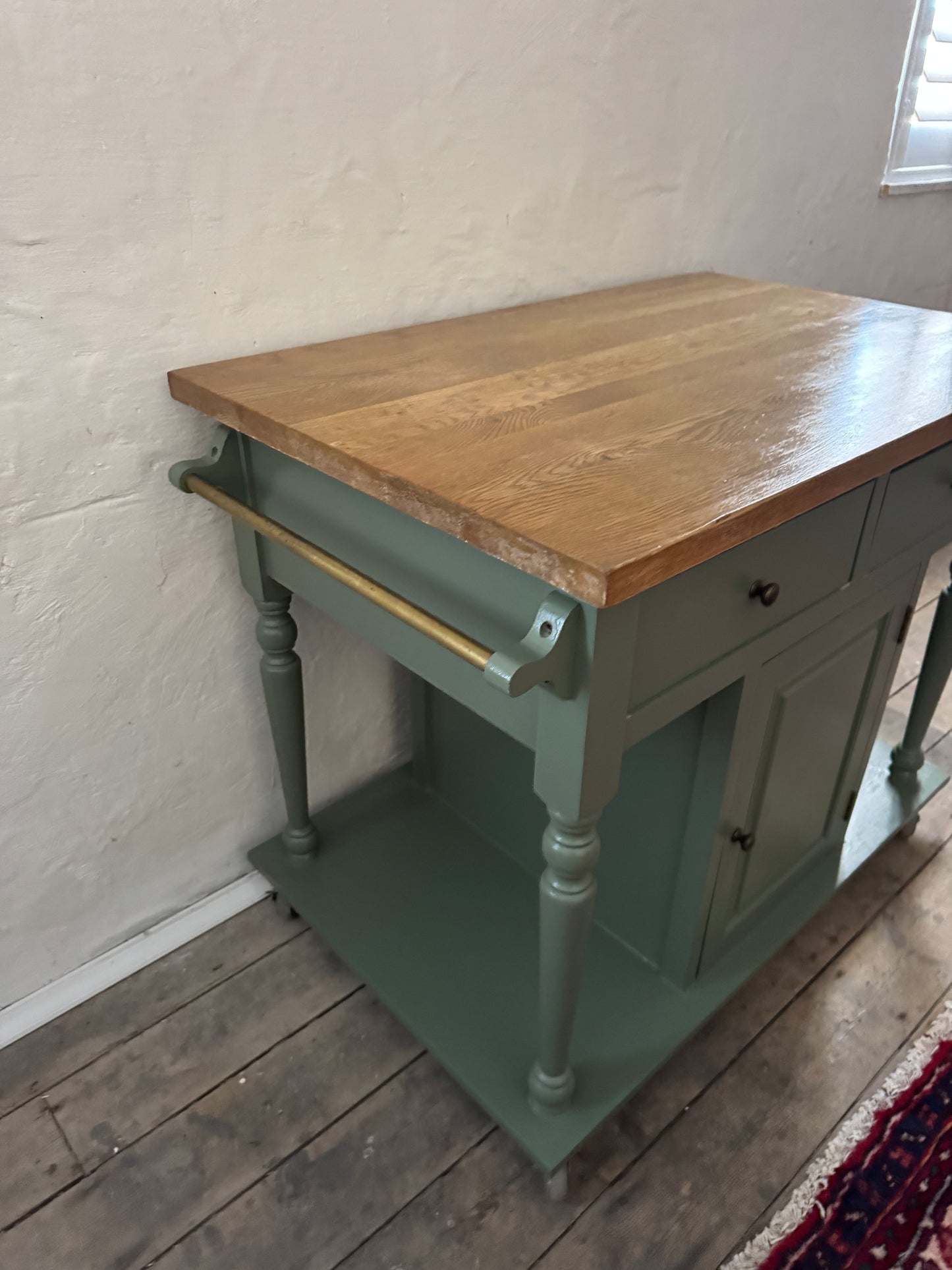 Kitchen Island bench on castors