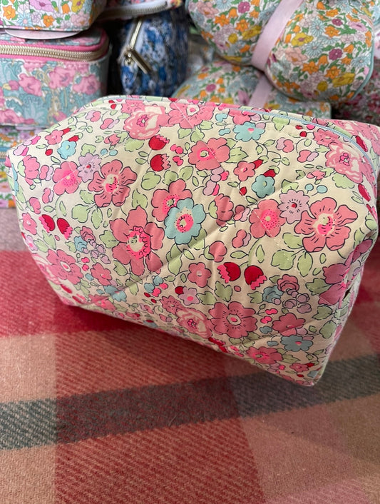 Liberty Wash Bag Betsy pink
