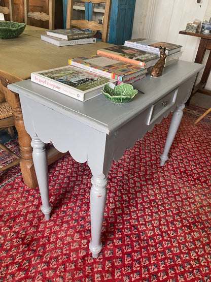 Scalloped vintage console grey