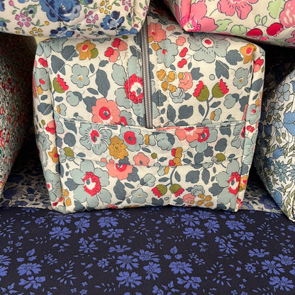 Large Liberty Wash Bag Betsy P