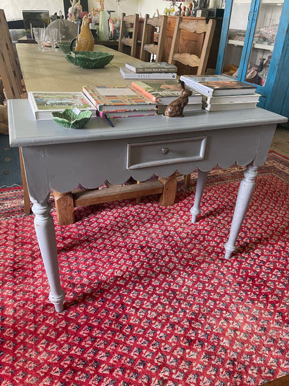Scalloped vintage console grey