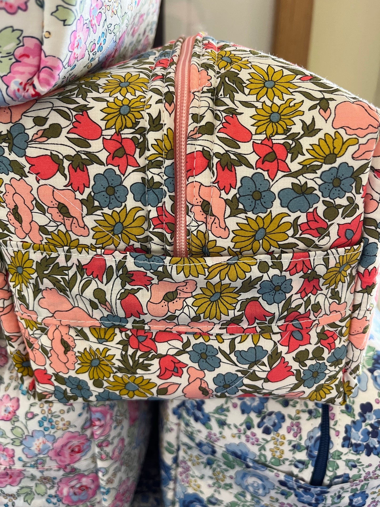 Large Liberty Wash Bag Poppy & Daisy apricot