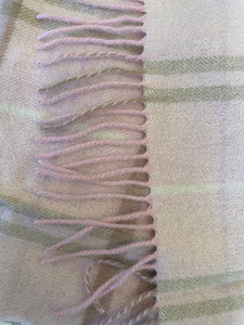 Woollen scarf 100 %merino wool pale pink check